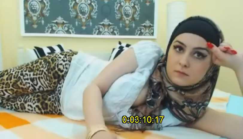 ARAB HIJAB CAMGIRL